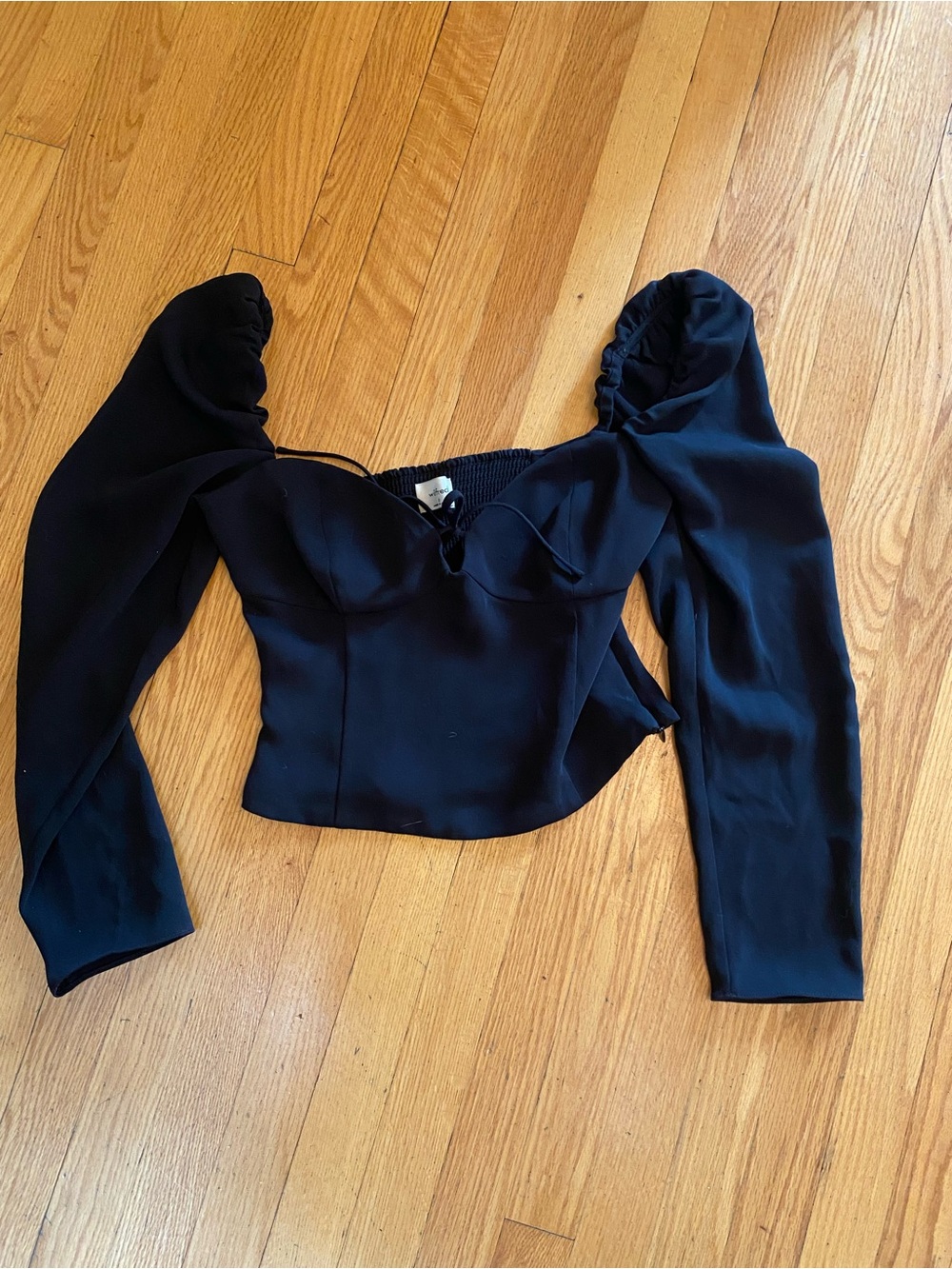 Wilfred Black Puff-Sleeve Sweetheart Crop Top